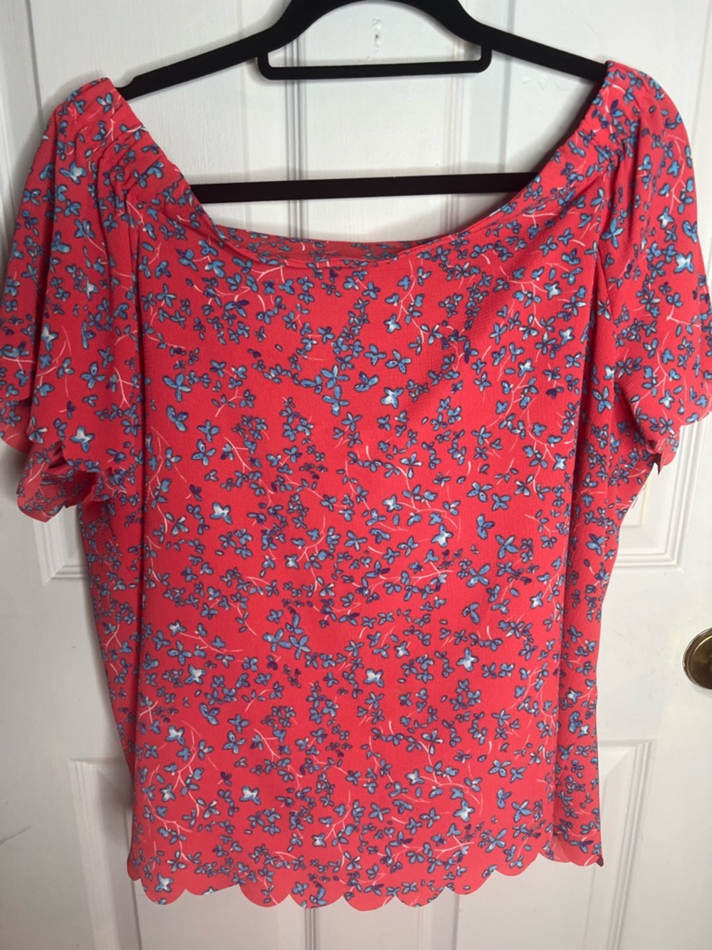Elle Coral Pink Floral Blouse with Scalloped Hem